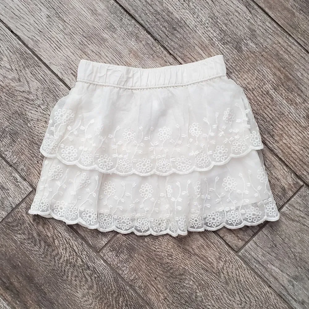 Carter's cream tiered lace skirt Size 4T